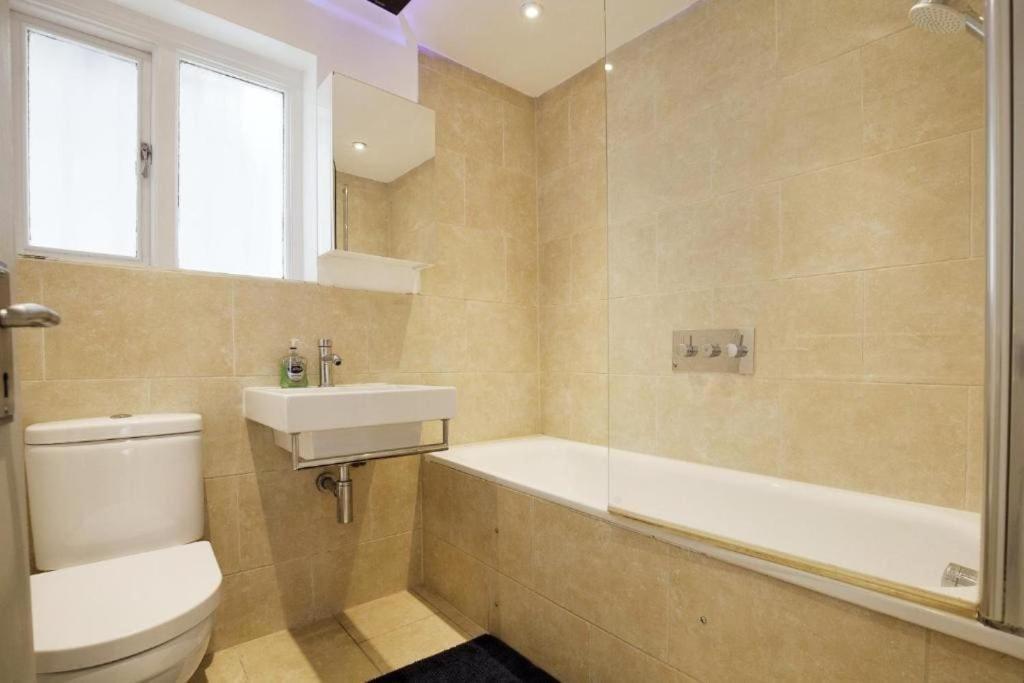 Lovely Kensington Flat Londra Exterior foto