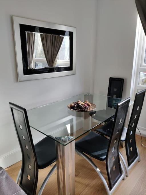 Lovely Kensington Flat Londra Exterior foto